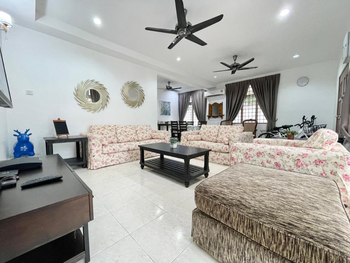 Langkawi Cozy Holiday Home at Bukit Indah by Zervin Kuah Bagian luar foto